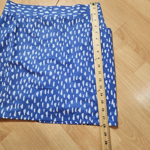 NWT Chico's Zenergy UPF Neema Pebble 3-Pocket Blue Pullon Skort Size 4 Small - Picture 9 of 16